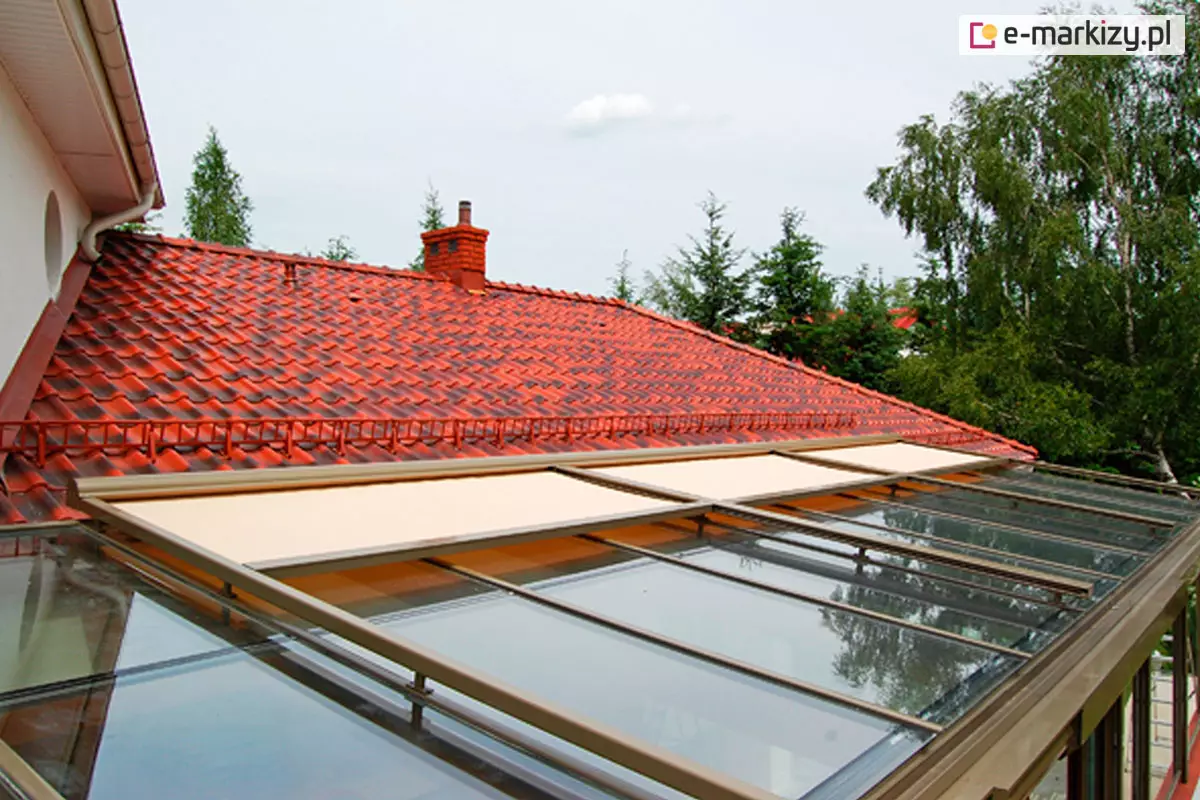 System Veranda 3 Czesciowo rozwinieta markiza pozioma veranda