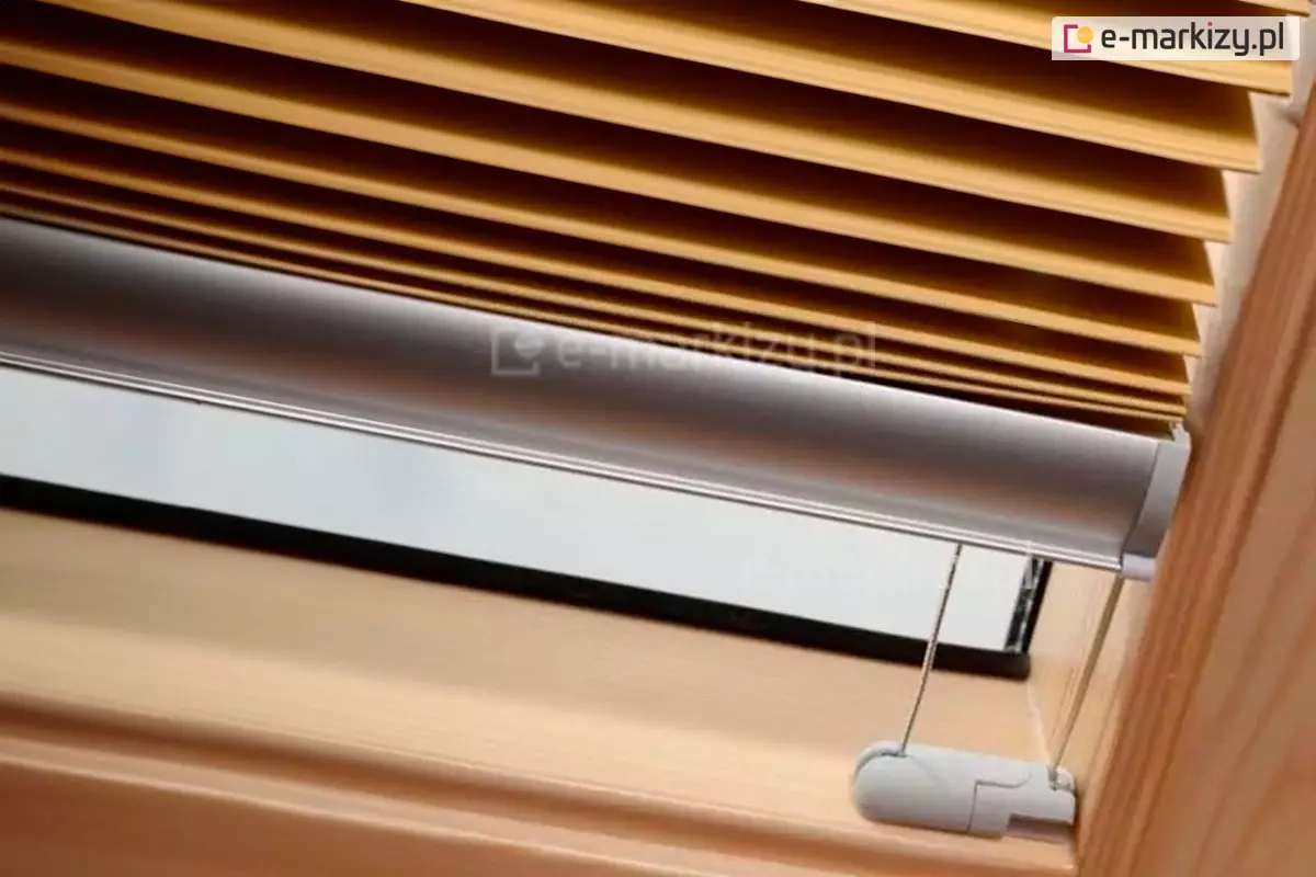 Plisy 4 Plisy dachowe mocowanie