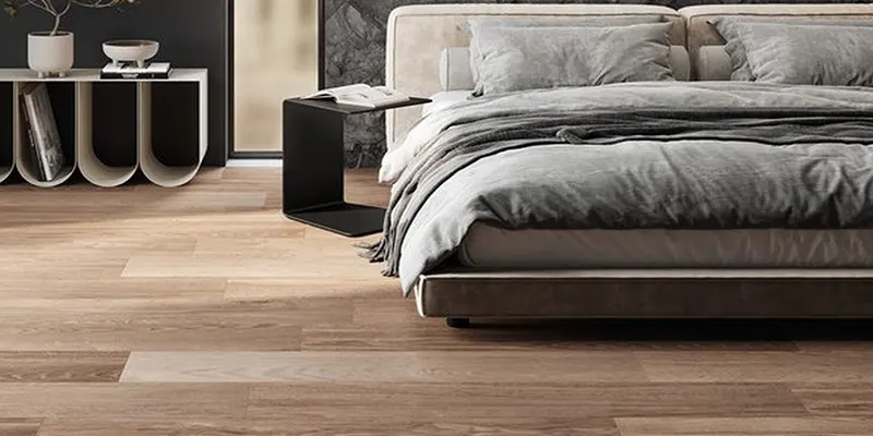 Ein in einem Schlafzimmer verlegter Vinylboden sorgt für ein angenehmes Benutzergefühl.