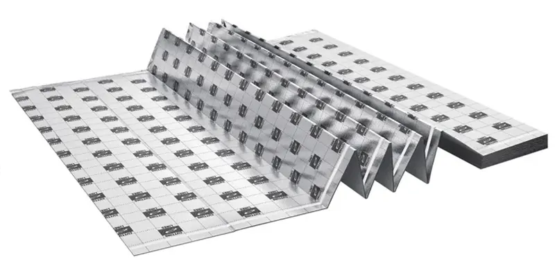 Die Unterlage aus extrudiertem Polystyrol eignet sich ideal zum Verlegen von Paneelen auf unebenen Böden oder schlecht isolierten Untergründen.