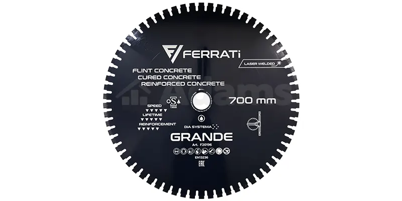 Die GRANDE-Diamanttrennscheibe mit einer großen Anzahl an Kanälen ist für leistungsstarke Wandsägen ausgelegt.