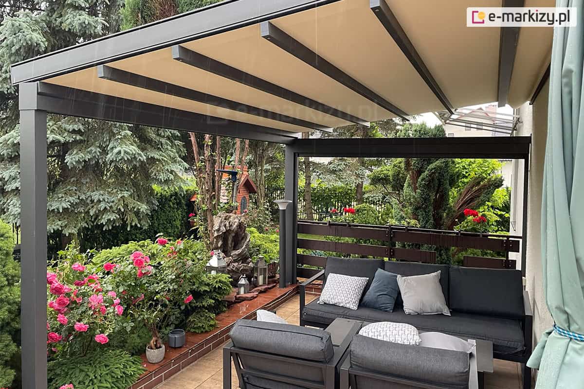 Wypoczynek pod pergola na wymiar square