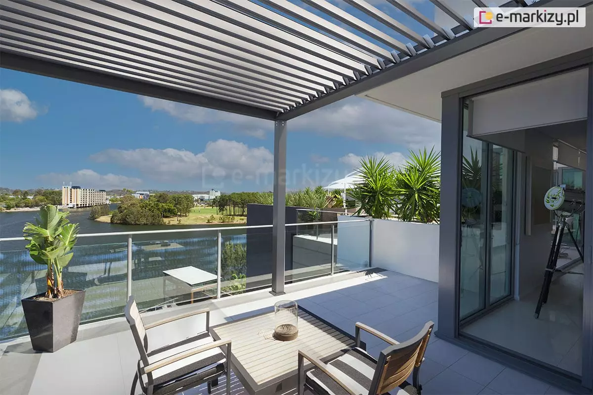 Zblizenie na lamele dachu pergoli sb350